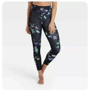 NWT All in Motion Floral XS Leggings Active Wear Gym Abstract Loungewear